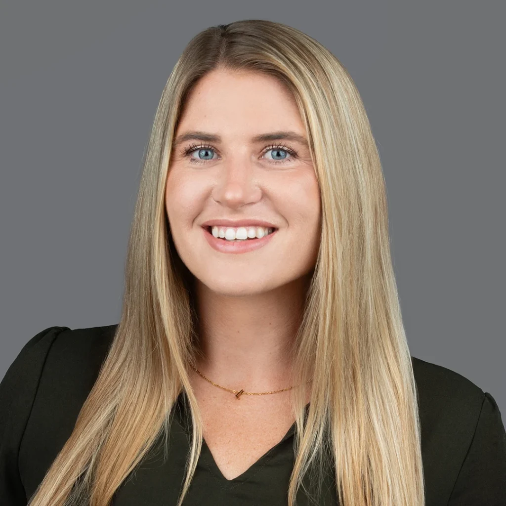 Lindsey Powers headshot
